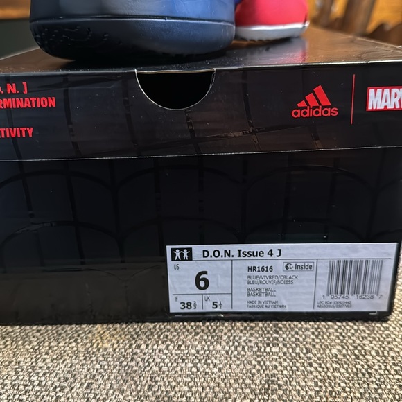 DON Issue 4J Spider-Man Size 6 NIB - Picture 2 of 8